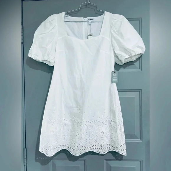 Express brand White Mini Dress Puff Sleeves Flowers details Size Small NWT - Picture 7 of 16